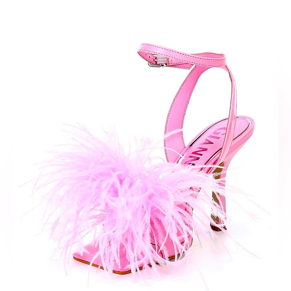 NEW Gianni Bini Feather Heels
